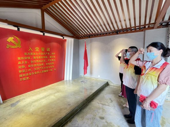【集團(tuán)動態(tài)】參觀黨史陳列館 重燃紅色革命情(圖9)